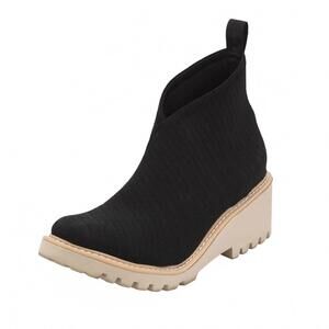 NEW CHARLESTON SHOE CO. women's heyward boot in black